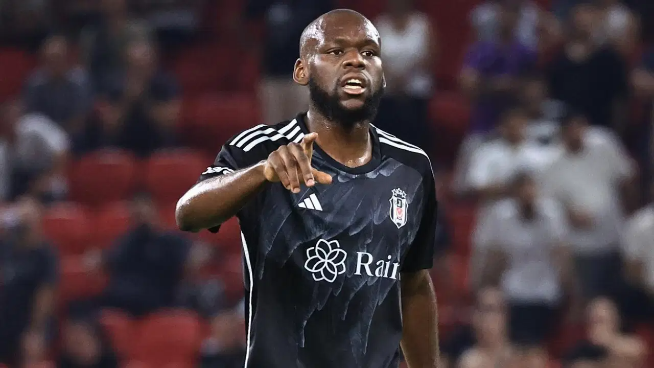 Beşiktaş sözleşmesini feshederek yollamıştı: Kendisine yeni kulüp arıyor