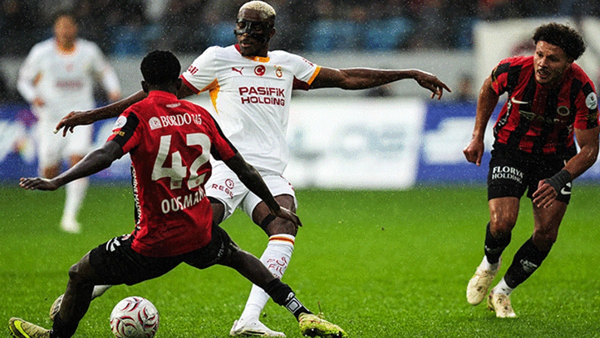 Galatasaray efsanesinden galibiyete rağmen sert eleştiri