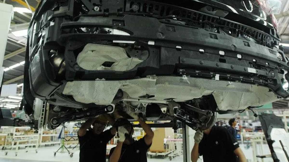 Volkswagen 660 bin işçinin maaşlarını dondurmak istiyor: 2030 detayı dikkat çekti