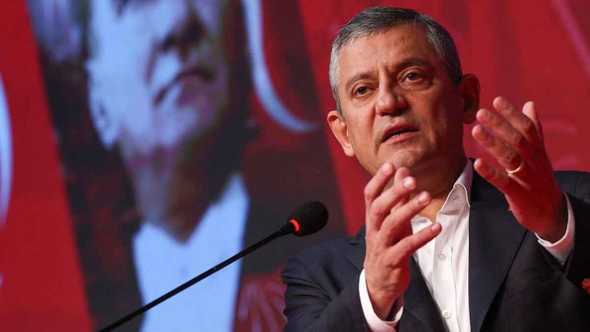 Özgür Özel'den Cemil Tugay hakkında çarpıcı sözler: Perişan olmuş, izmarit olmuş