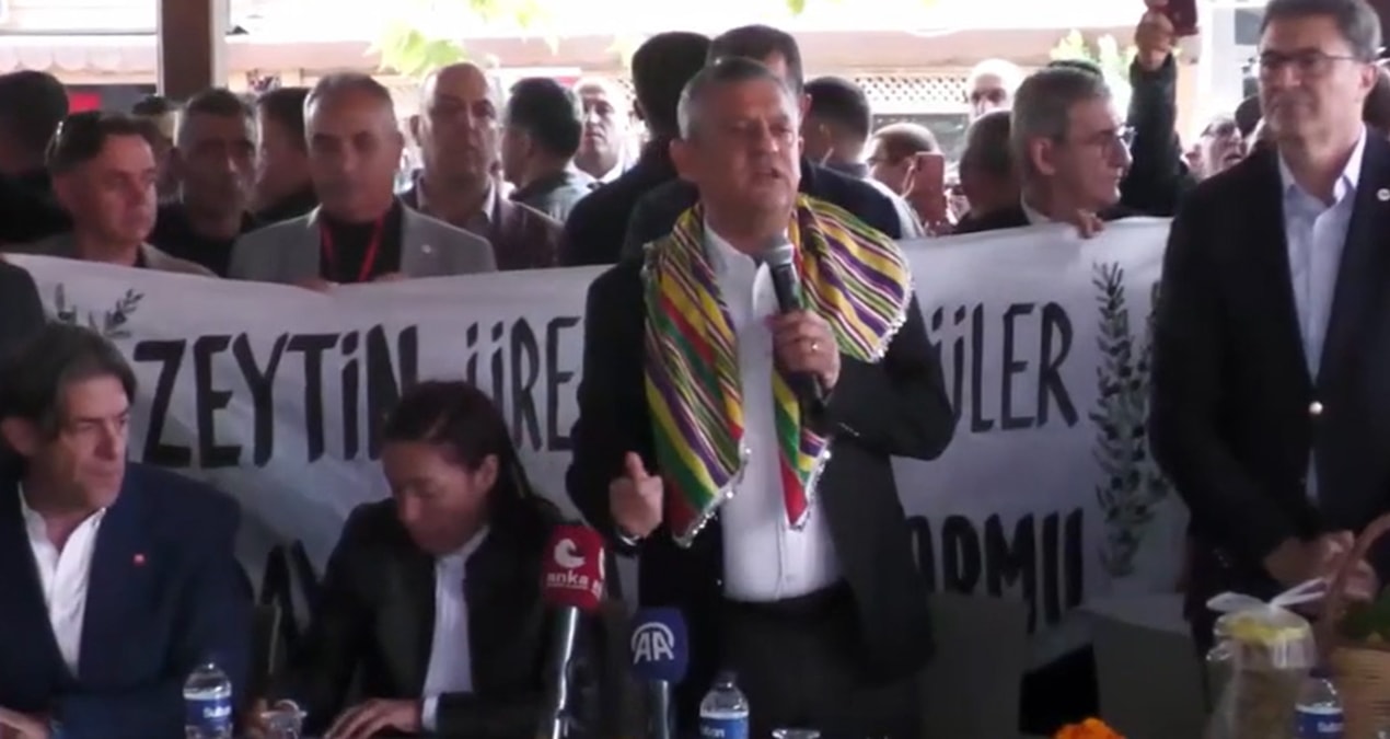 Özgür Özel Edremit'te açıkladı: "Trump ek vergi koydu"