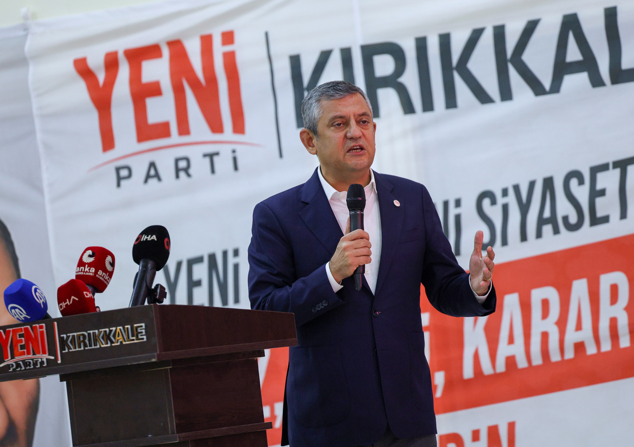 Ankara kulislerinde dolaşan AKP'ye transfer iddialarına Özel'den tokat gibi sözler