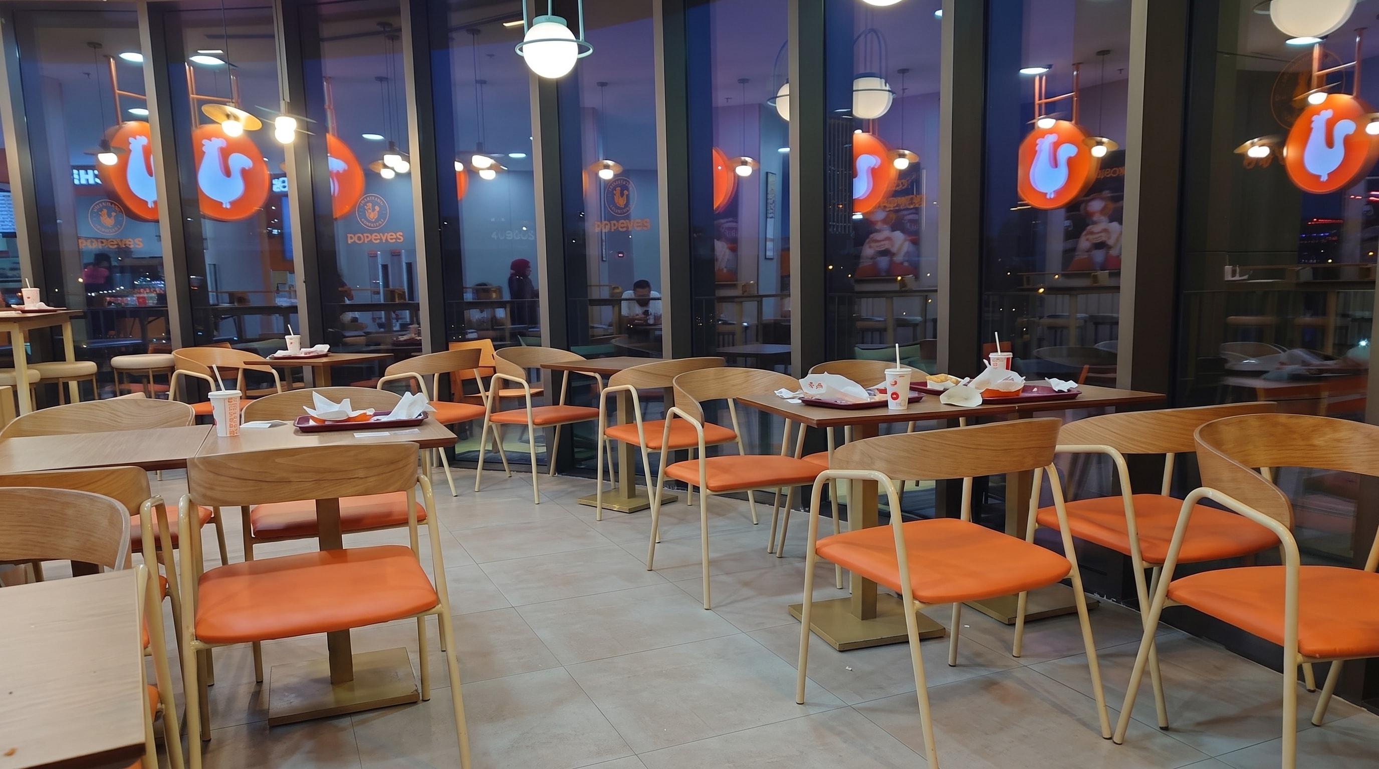 Ünlü fast food devi iflastan kurtulmak için 39 restoranı kapattı, 97'sini sattı