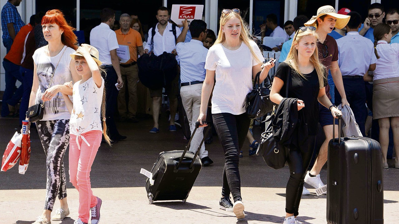 Avrupa’ya Rus turist yasağı çağrısı: Savaş bitene kadar vize vermeyin