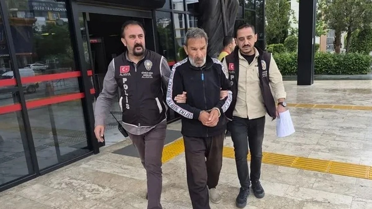 Cezaevine girmek için Erdoğan’a hakaret etti