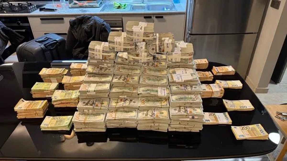Rüşvet paraları için ev kiralamış