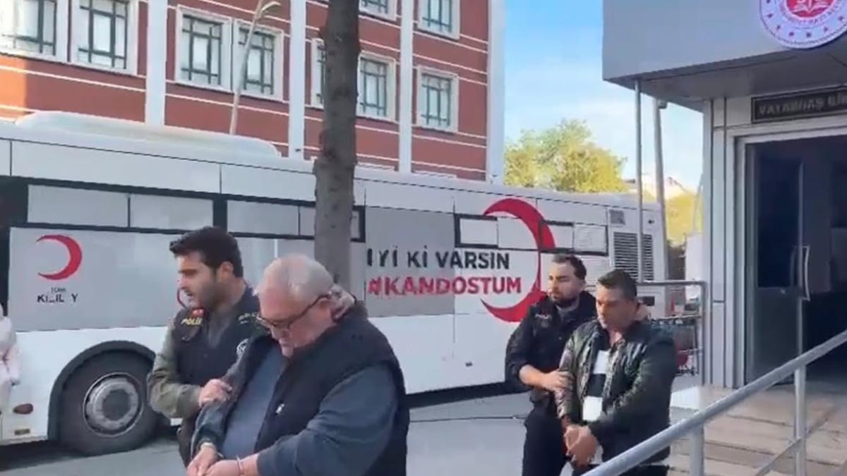 Vatandaşı memurluk vaadiyle dolandıran sahte savcı tutuklandı