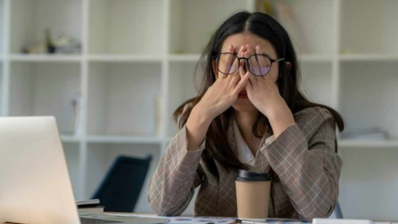 Sadece koklamak yetiyor: Baş ağrısı ve migreni bıçak gibi kesiyor