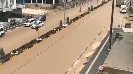 Sağanak sonrası kent sokakları bu hale geldi