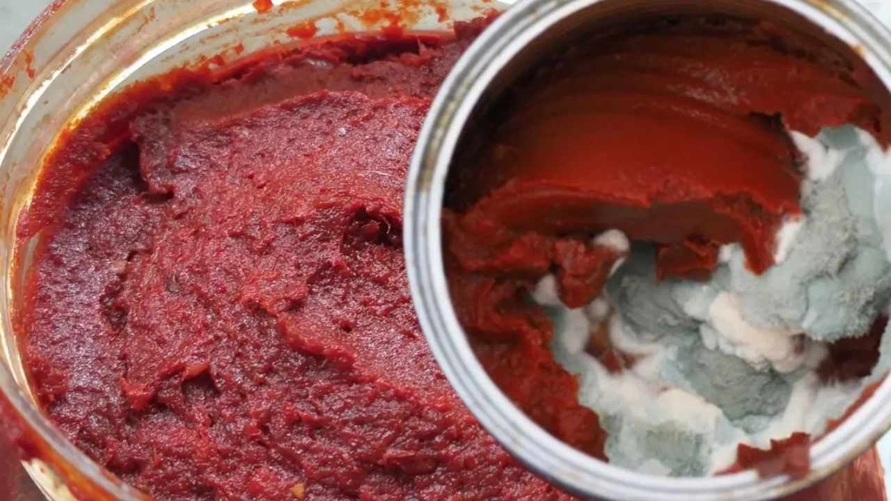 Salçanın küflenmesini bıçak gibi kesiyor: Kavanoza 2 tane atmak yetiyor