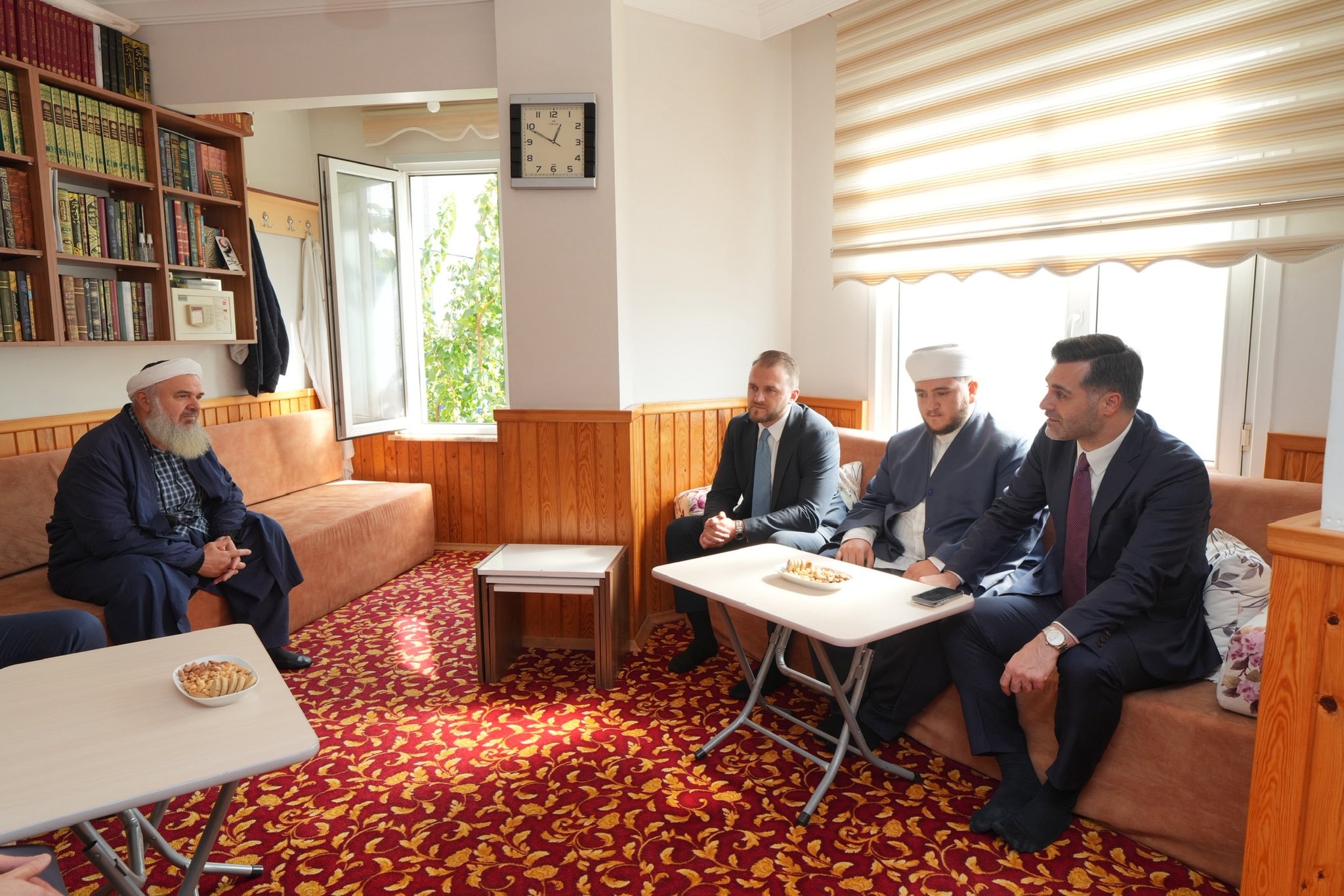 Üsküdar’ın yeni başkan vekilinden ilk ziyaret İsmailağa Cemaati’ne