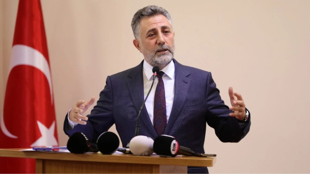 Bayraklı Belediyesi'nin eski Başkanı Serdar Sandal tutuklandı