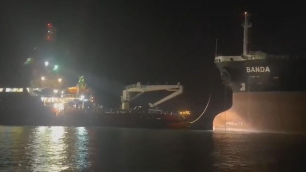 Sarıyer'de sürüklenen tanker kurtarıldı