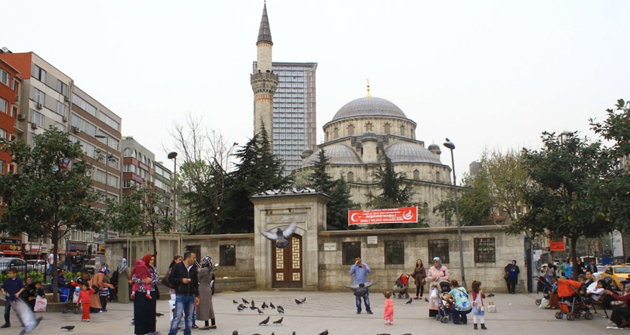 Bütün ilçeler coşkuyla kutlarken, kayyum Cumhuriyet'i unuttu