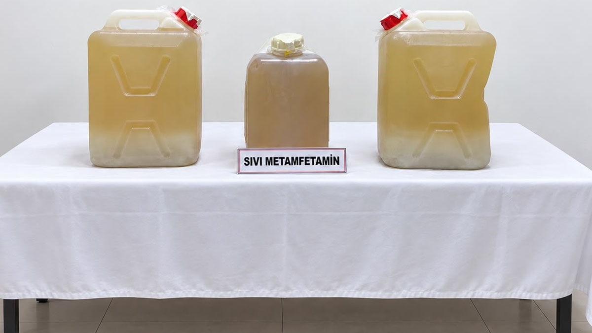 Van'da uyuşturucu operasyonu: 34 kilo sıvı metamfetamin ele geçirildi