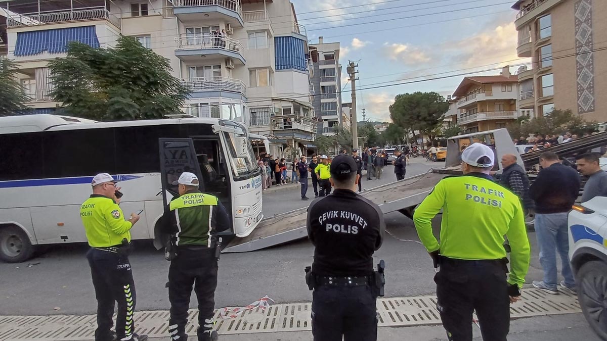 Manisa’da servis minibüsünün çarptığı bisikletli çocuk öldü