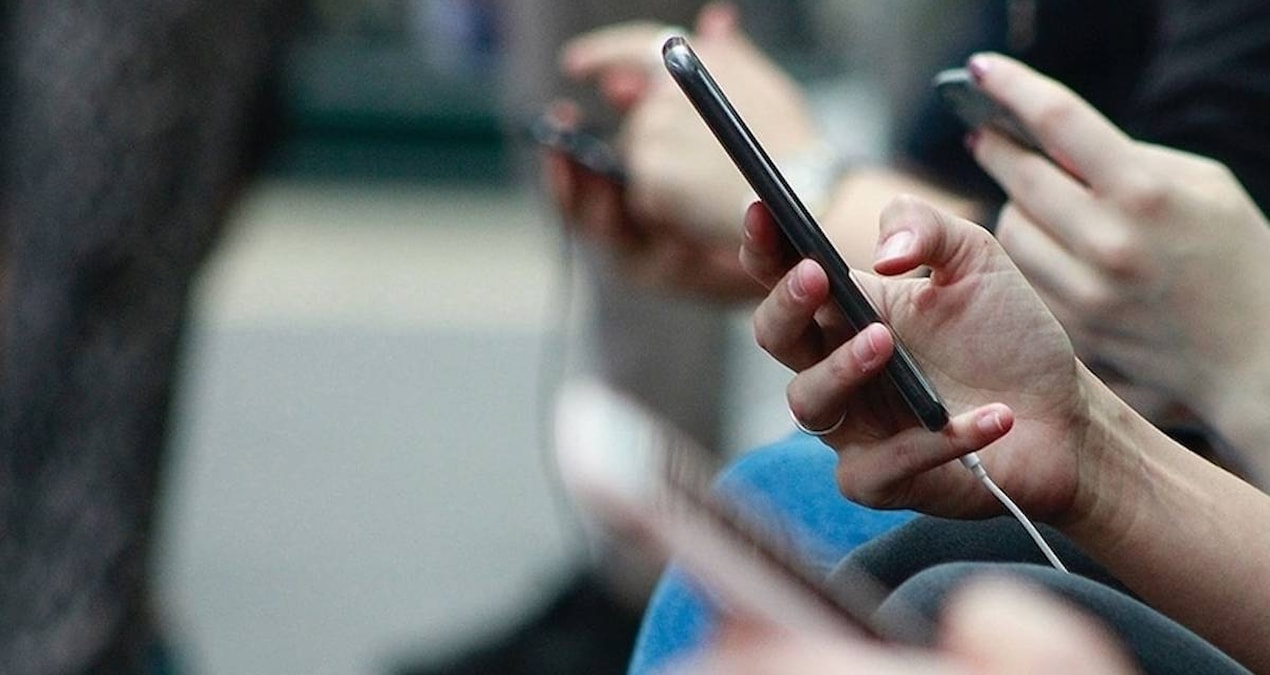 2 telefon birden tarih oluyor: Dev marka fişini çekti
