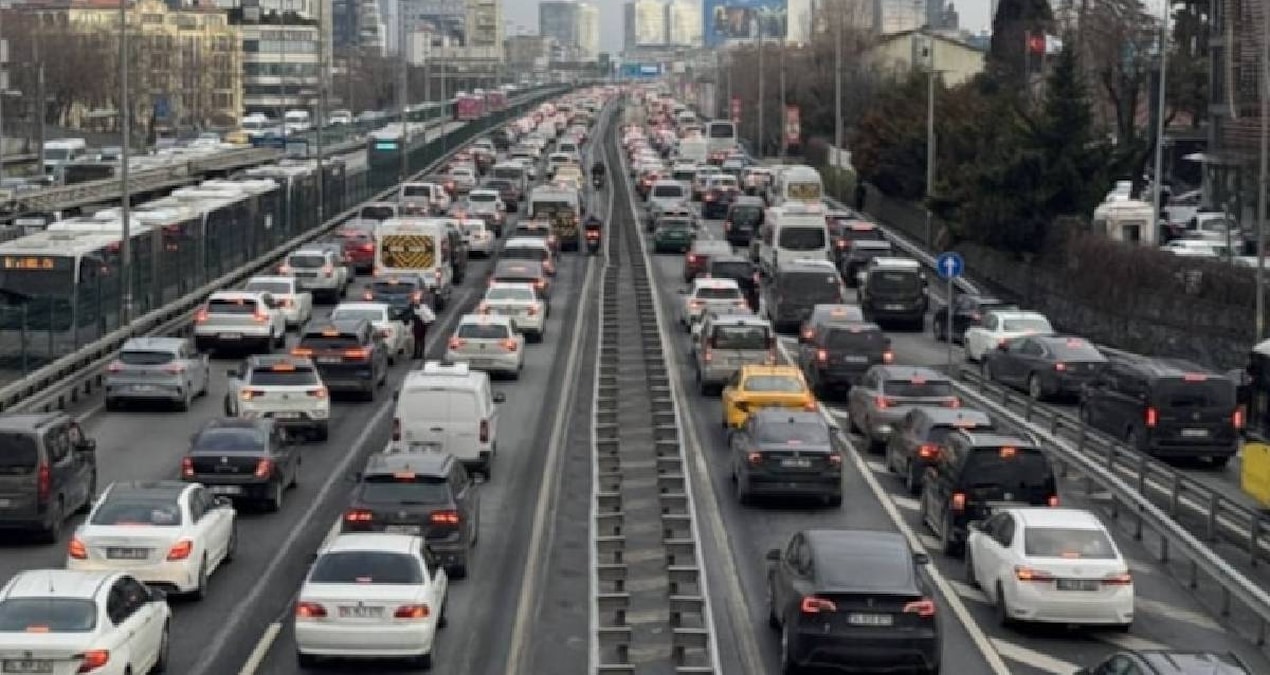 Türkiye’de en çok araca sahip 20 il belli oldu: 6 şehir 1 milyon barajını aştı