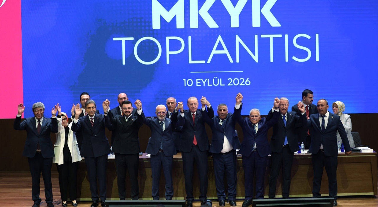 AKP’de transfer listesi kabardı: İki sayfalık liste ortaya çıktı, 4 milletvekili daha geçecek iddiası