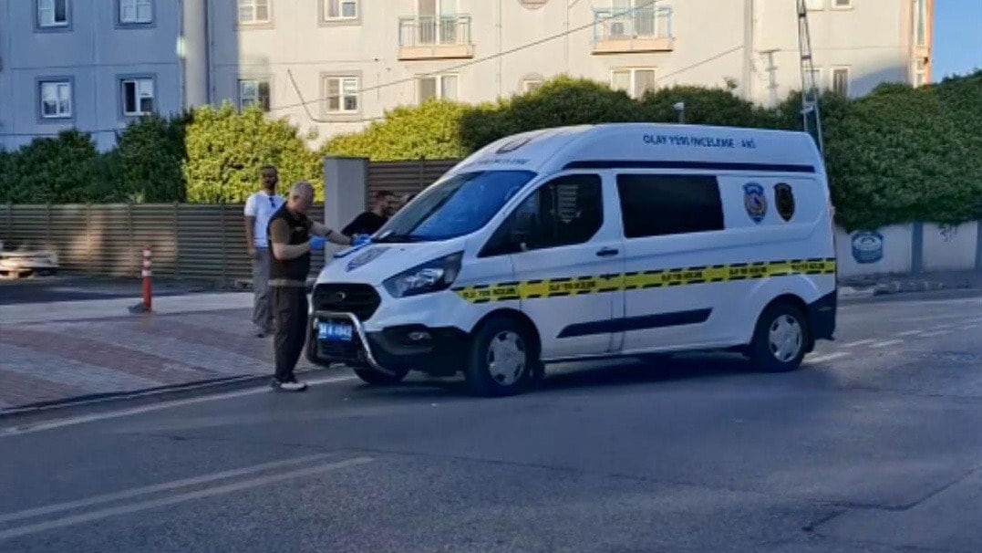 Ümraniye'de ağaçlık alanda çanta içinde el bombası bulundu