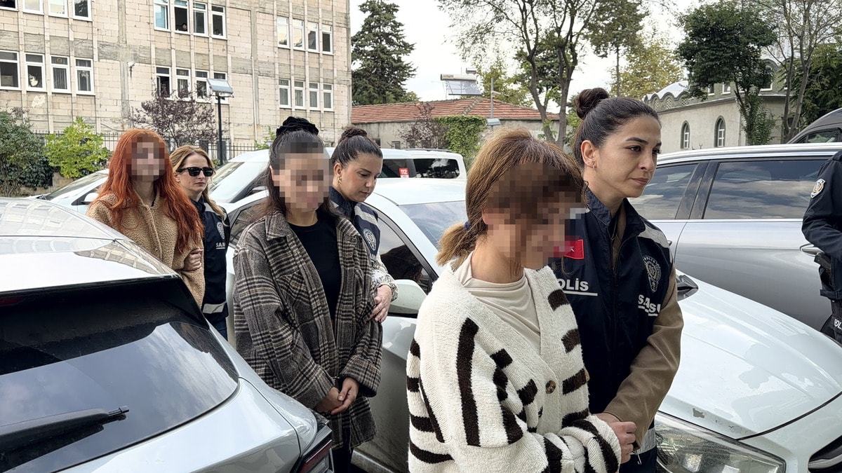 Eşiyle ilişki yaşadığını iddia ettiği kadını, 2 kardeşiyle birlikte hastanelik etti