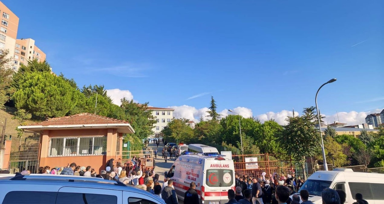 Son dakika... İstanbul'da ortaokulda bir öğrenci 5 öğrenciyi bıçakladı