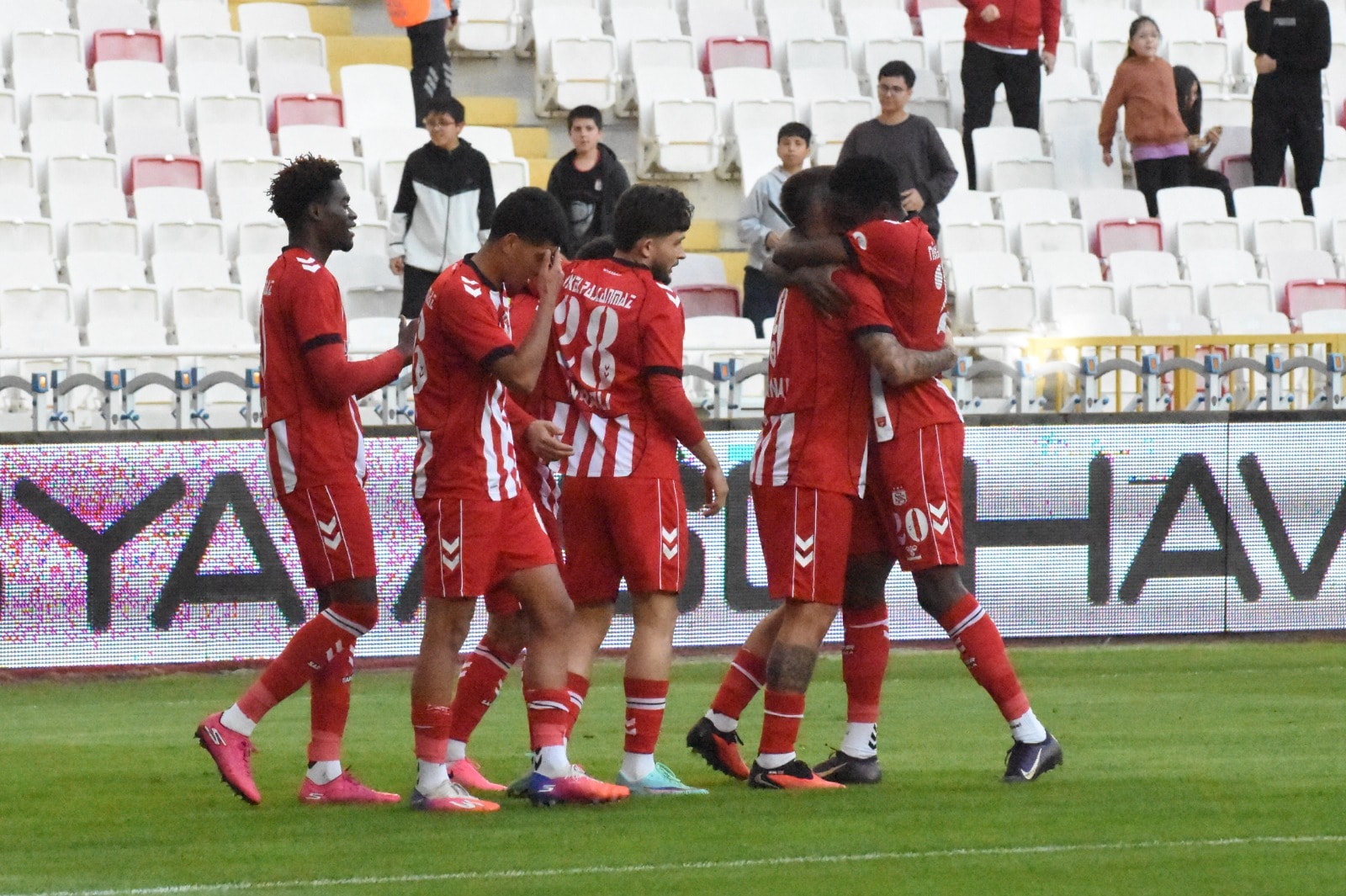 Sivasspor'dan bu sezon ilk!