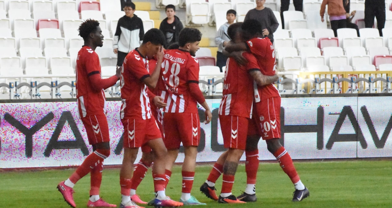 Sivasspor, Pendikspor'u Farklı Geçerek Sezonun İlk Zaferini Elde Etti