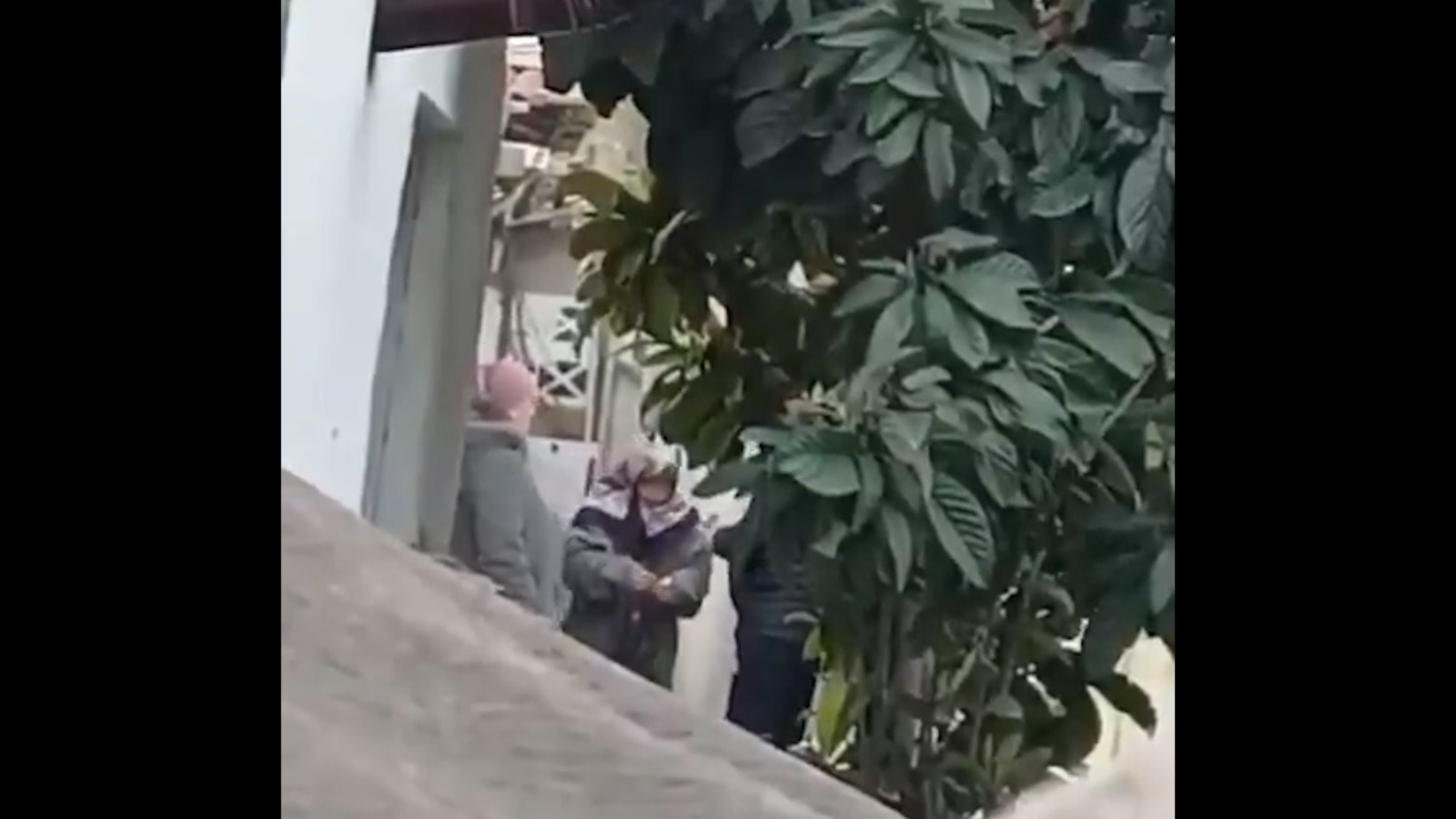 Torbacı neneler! Yaşlı kadın kuryelerin uyuşturucu trafiği
