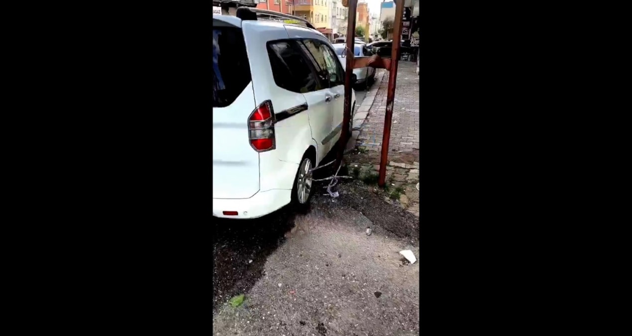 Vatandaşın sel önlemi şaşırttı! Aracını elektrik direğine bağladı