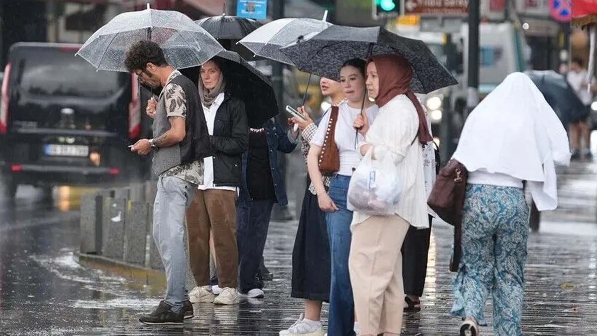 Meteoroloji uyardı: Sıcaklıklar düşüyor, kuvvetli yağış ve rüzgar geliyor