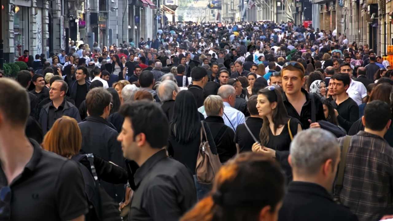 Yarın kalabalıklarda siyah giymeyin çağrısı yapıldı