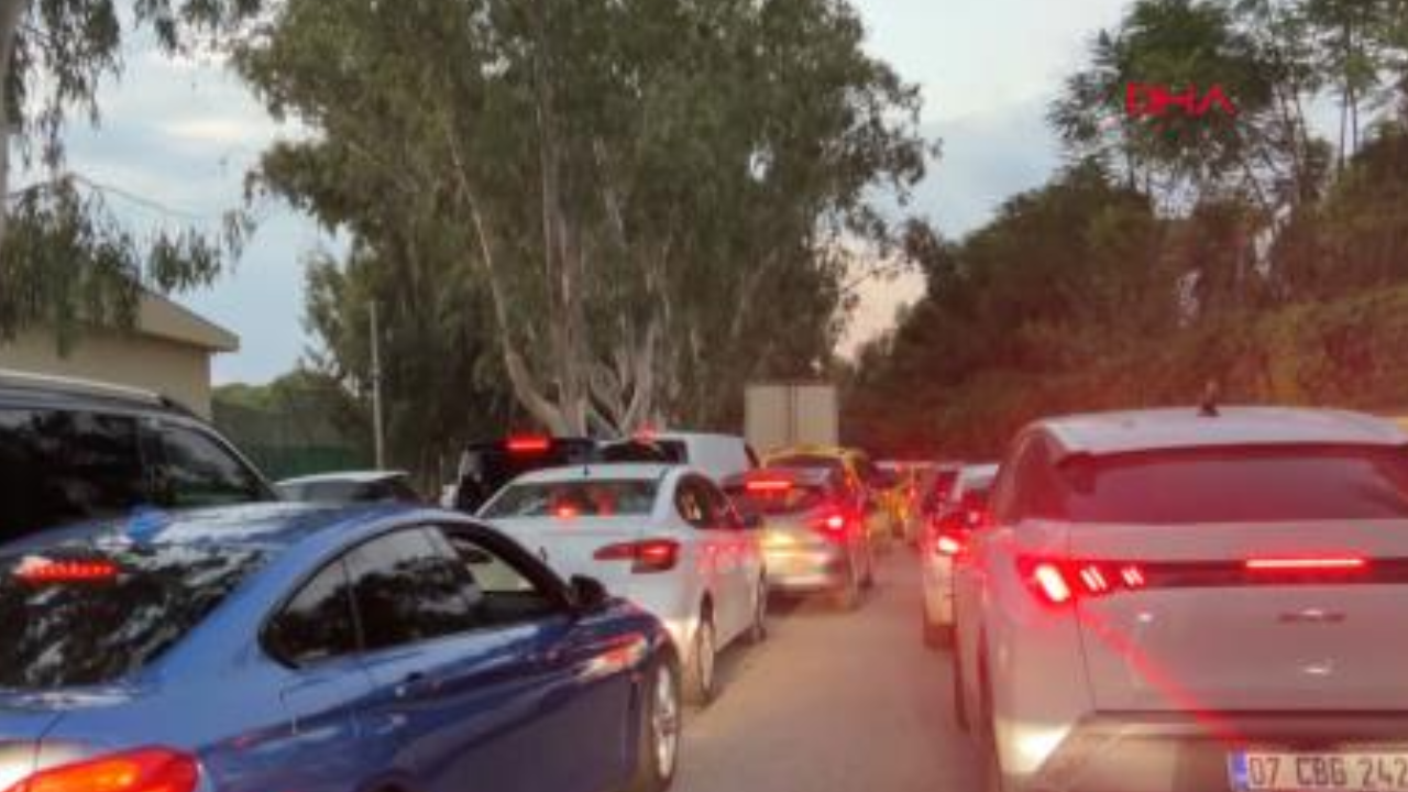 Antalya'daki uzay kongresinde trafik çilesi!