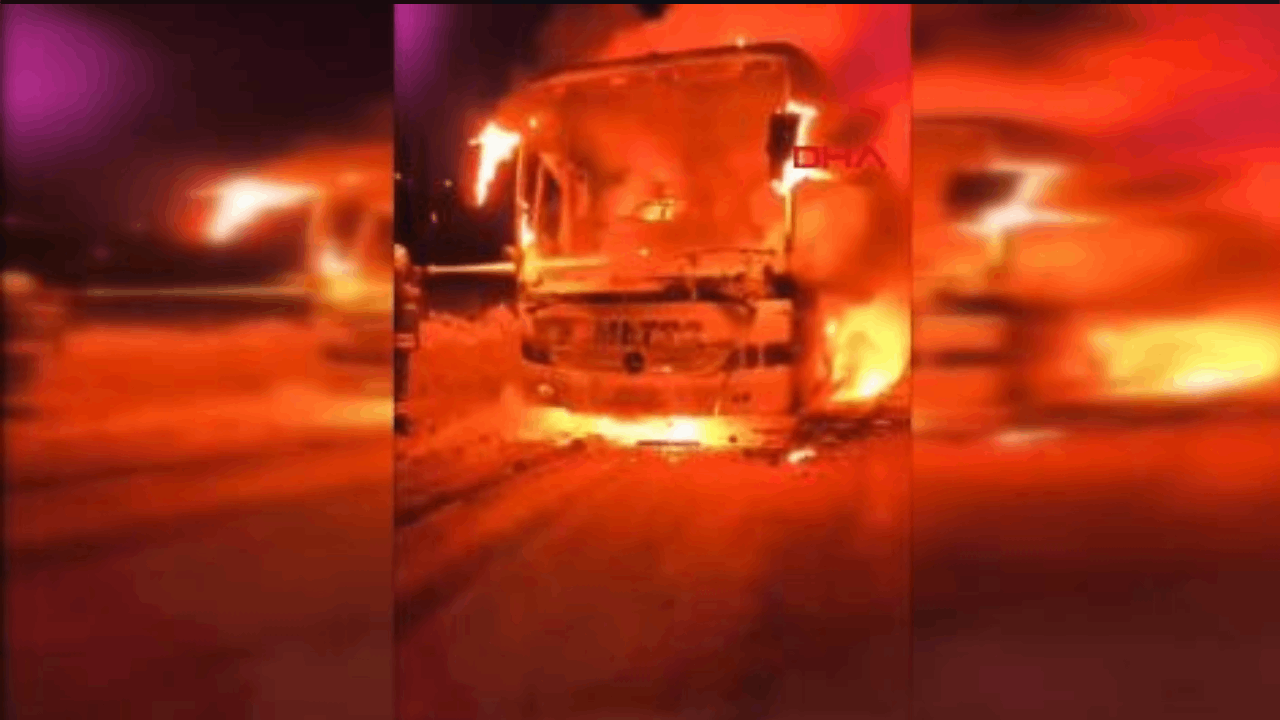 Hatay'da otobüs alev alev yandı
