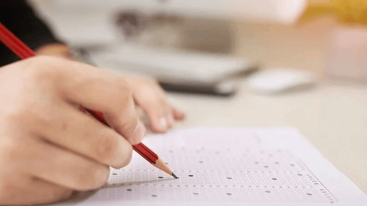 KPSS için olay iddia: Adayın işaretlediği şıklar sistemde değişti mi?