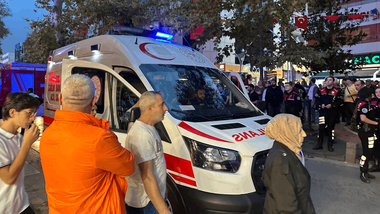 Boşanma aşamasındaki karısını simit fırınında arkadan defalarca bıçakladı