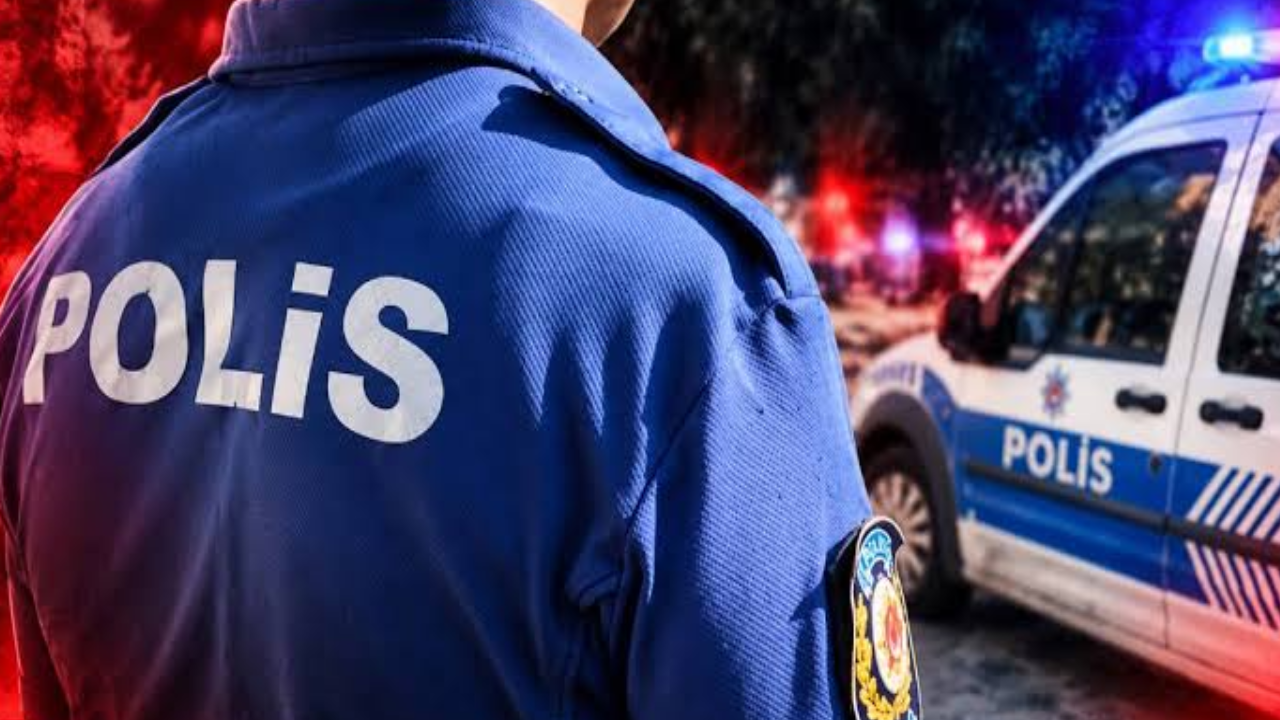 Sahte polisler 3,3 milyon liralık altını kaptı! Yaka paça yakalandılar