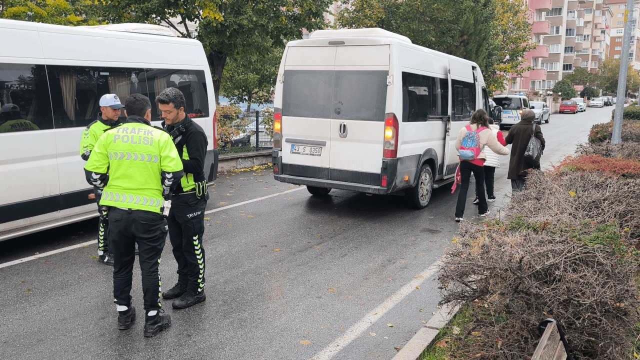 Kütahya’da akılalmaz sorumsuzluk: Özel öğrencileri serviste bırakıp kaçtı!