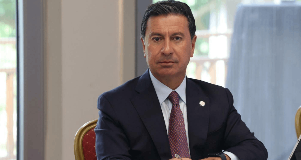 Muğla Büyükşehir Belediye Başkanı Ahmet Aras, YENİ Parti Muğla İl Başkanı'nı tebrik etti
