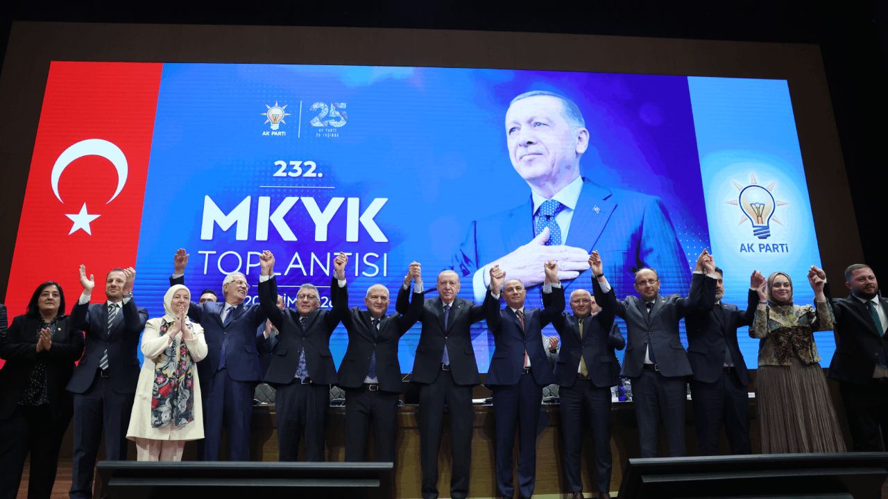 Bir milletvekili daha AKP'nin yolunu tuttu