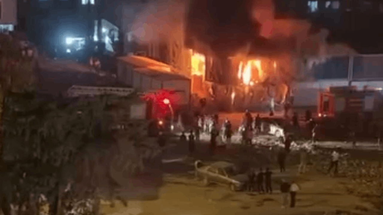 Hatay'da işçi yatakhanesi alev alev yandı! Uykuda yakalanmaktan son anda kurtuldular