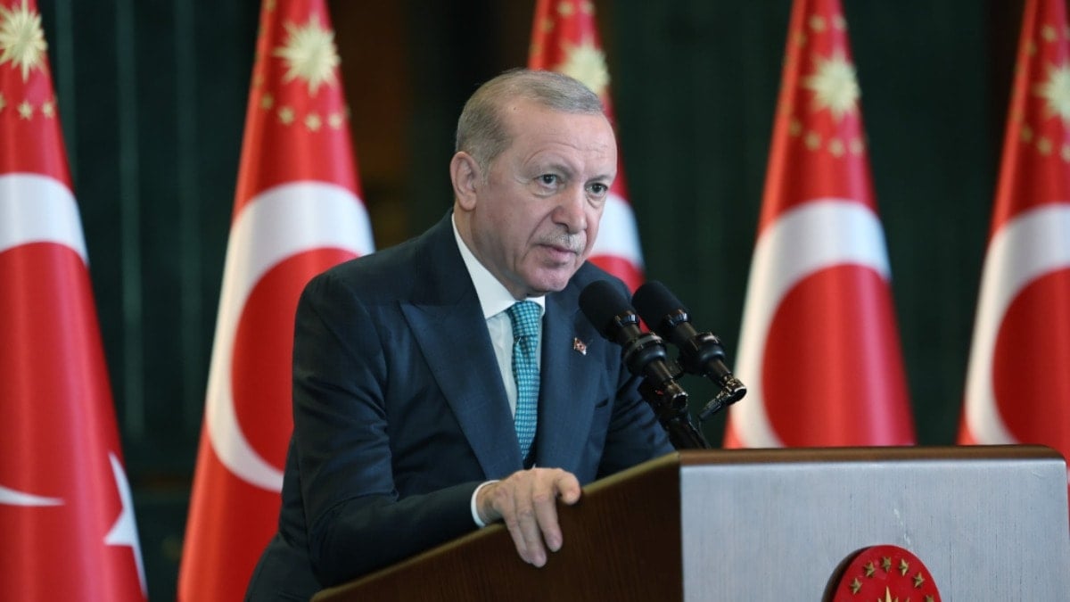 Erdoğan'dan laiklik bildirisine sert tepki