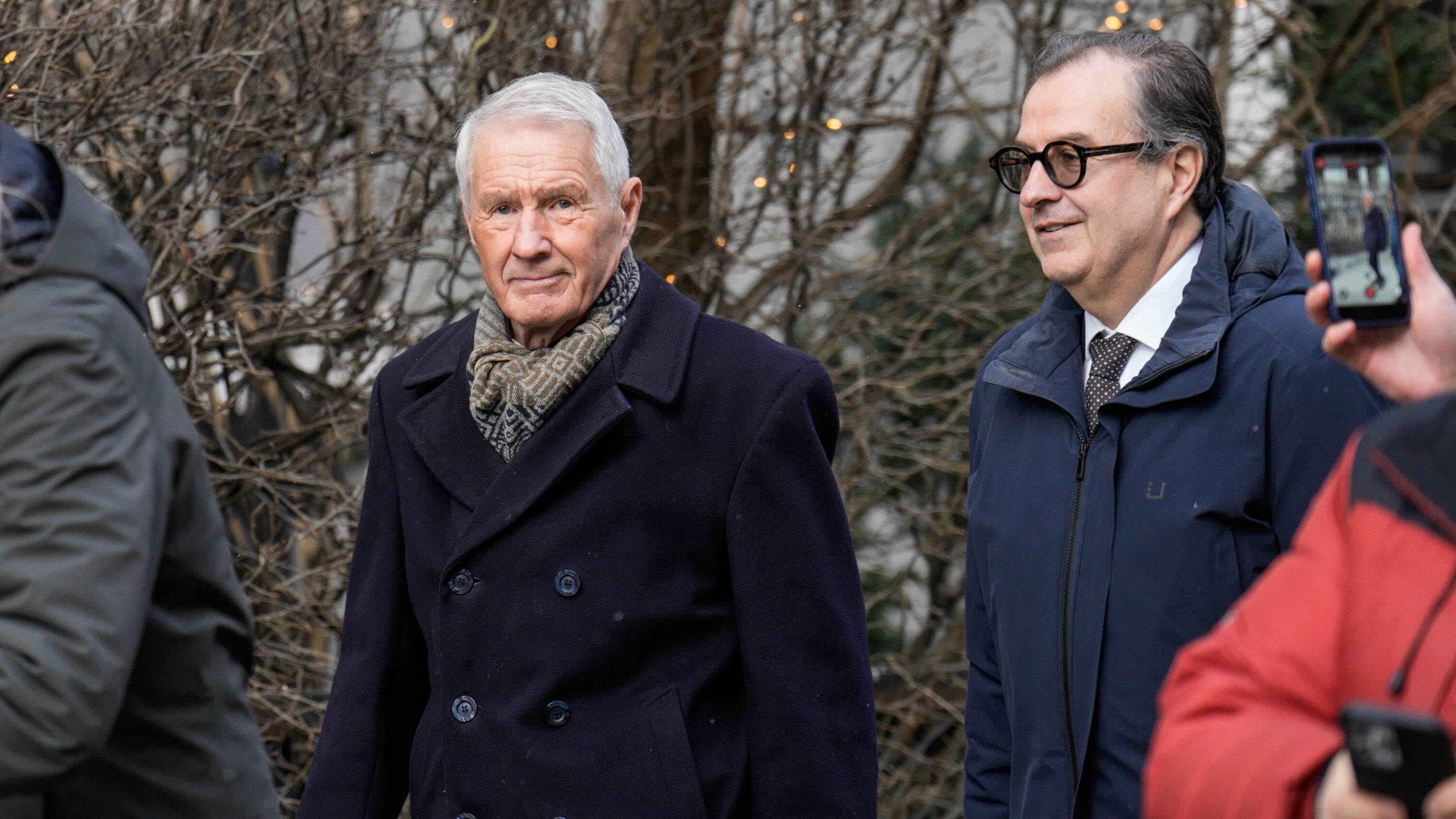 Epstein dosyasına adı karışan eski başbakan kendini canını almaya kalktı