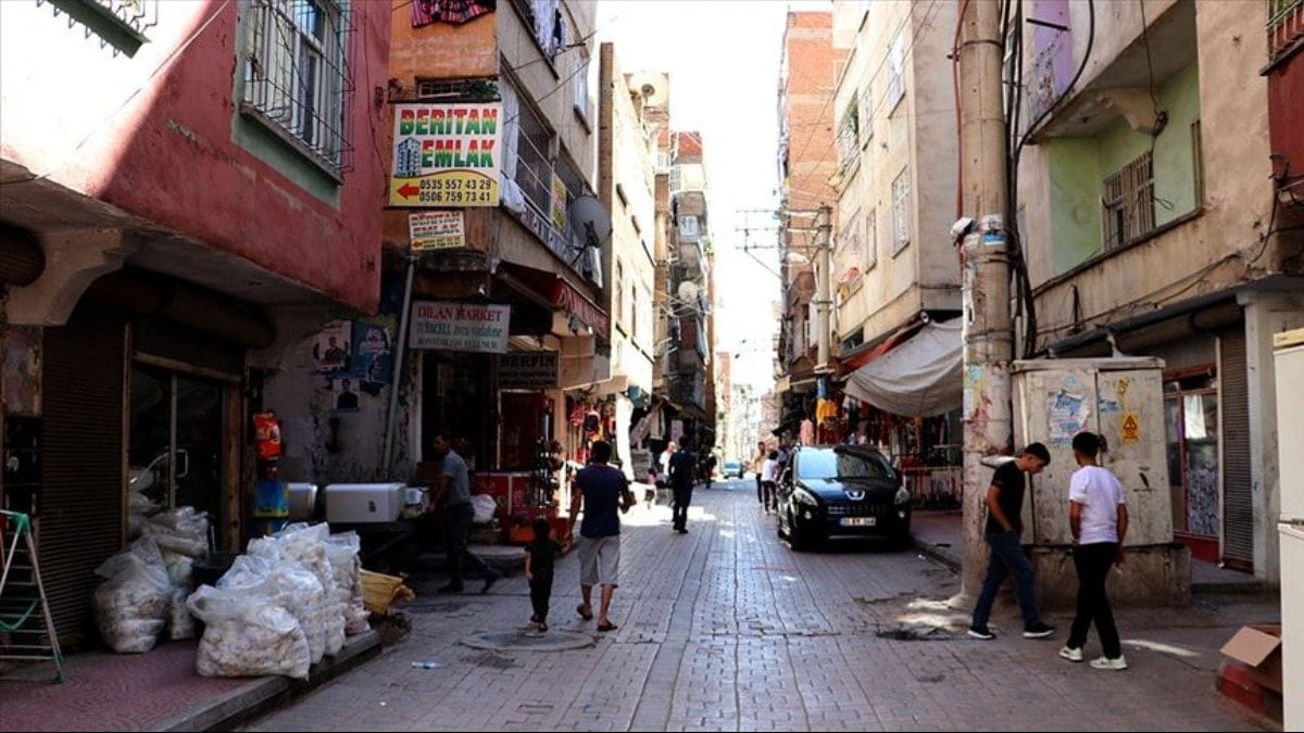Türkiye'nin en kalabalık mahallesi belli oldu: 5 ilden daha kalabalık