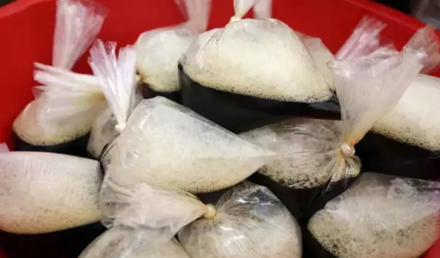 Litresi 25 lira: Anadolu'nun 'kolası' Ramazan'da kapış kapış satılıyor