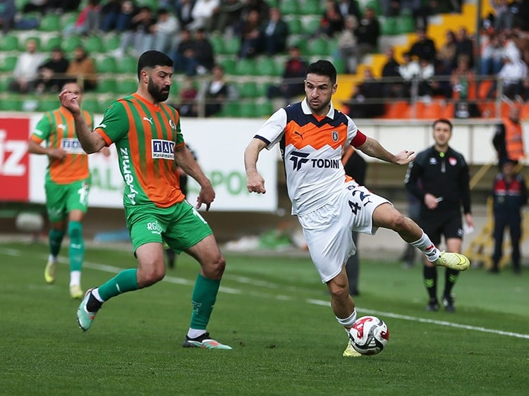 Başakşehir, Alanya'da 3 puana uzandı