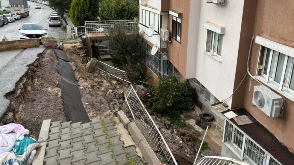 Buca'da istinat duvarı çöktü; apartman sakinleri çözüm bekliyor