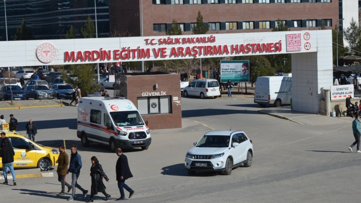 3'üncü kattan düşen 3 yaşındaki çocuk ağır yaralandı