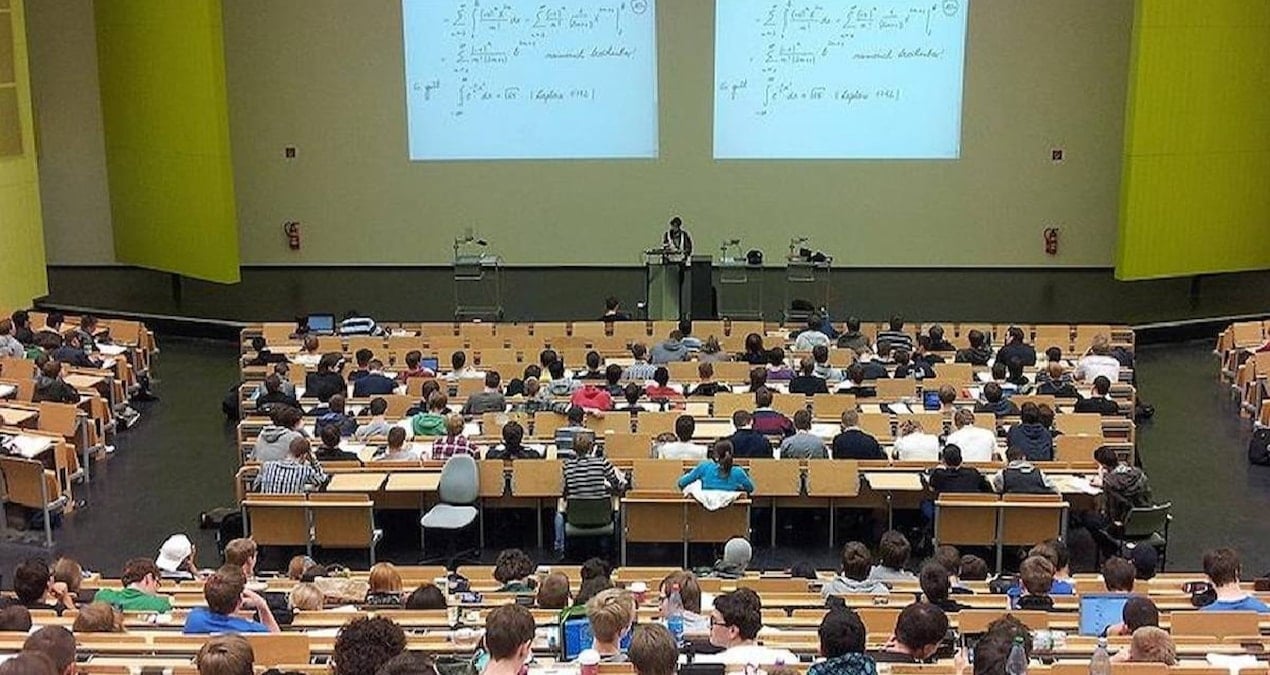 Yüz binlerce öğrenci okul kaydını dondurdu