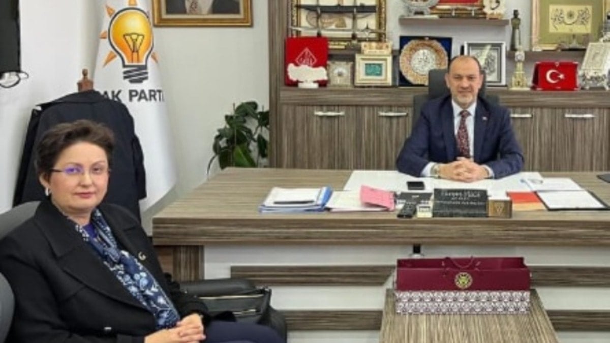 Aile hekimleri AKP genel merkezine iftara çağrıldı